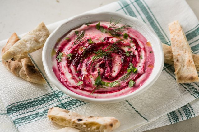 Cannellini_beetroot_dip-1298